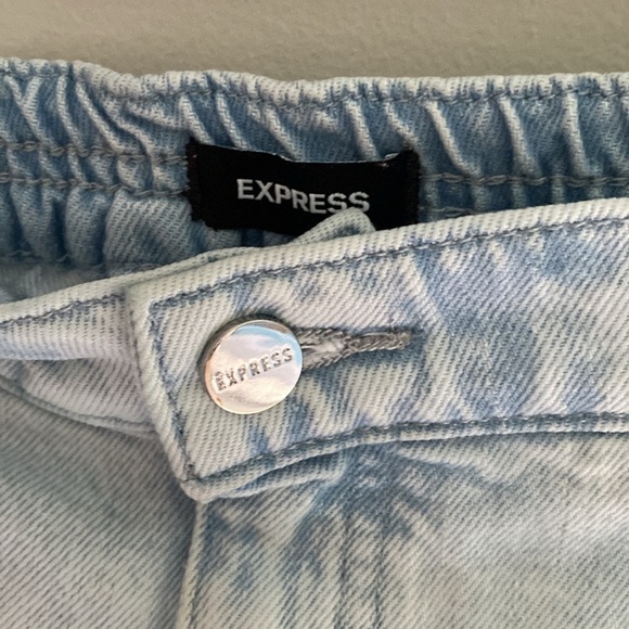 Express light wash high-waisted denim shorts size small #summer - Picture 2 of 6